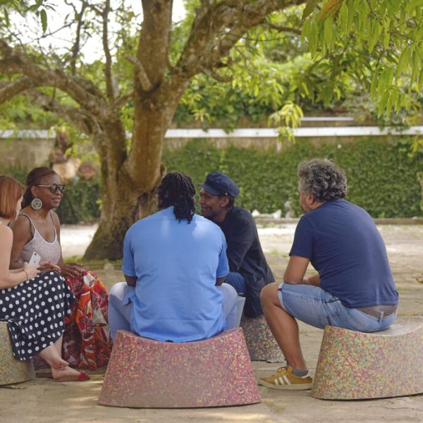 Des rencontres informelles a la Fabrique de Suza